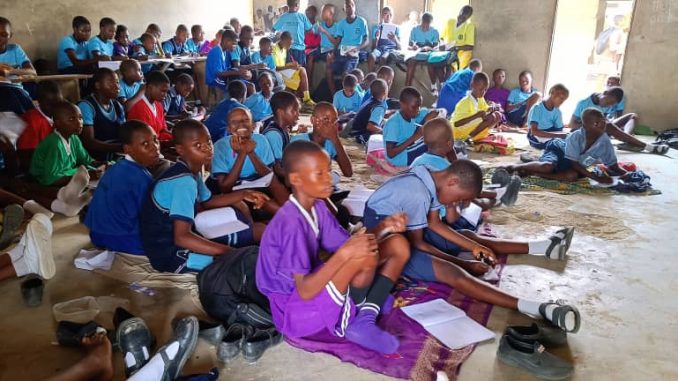 NDDC Donates 100 Desks To Rivers School