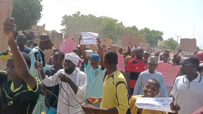 Gaya Residents Protest Dissolution Of Emirate