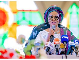 First Lady Empowers APC Women Entrepreneurs With Textiles