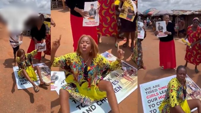 Asaba Wives Declare W@r On "Husband Sn@tchers" As They Stage Passionate Market Protest (WATCH)