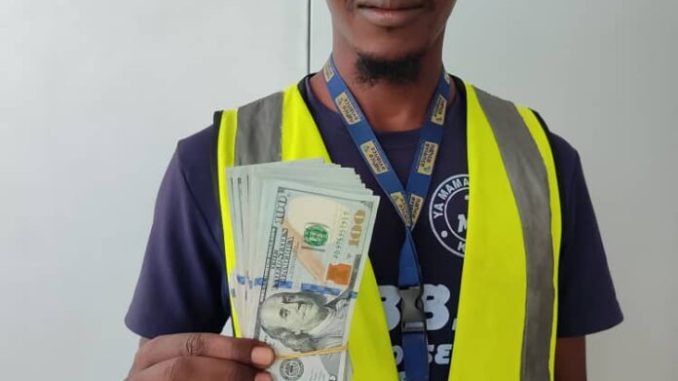 NAHCO Aviance Rewards Aircraft Cleaner Who Returned Passenger’s $10,000