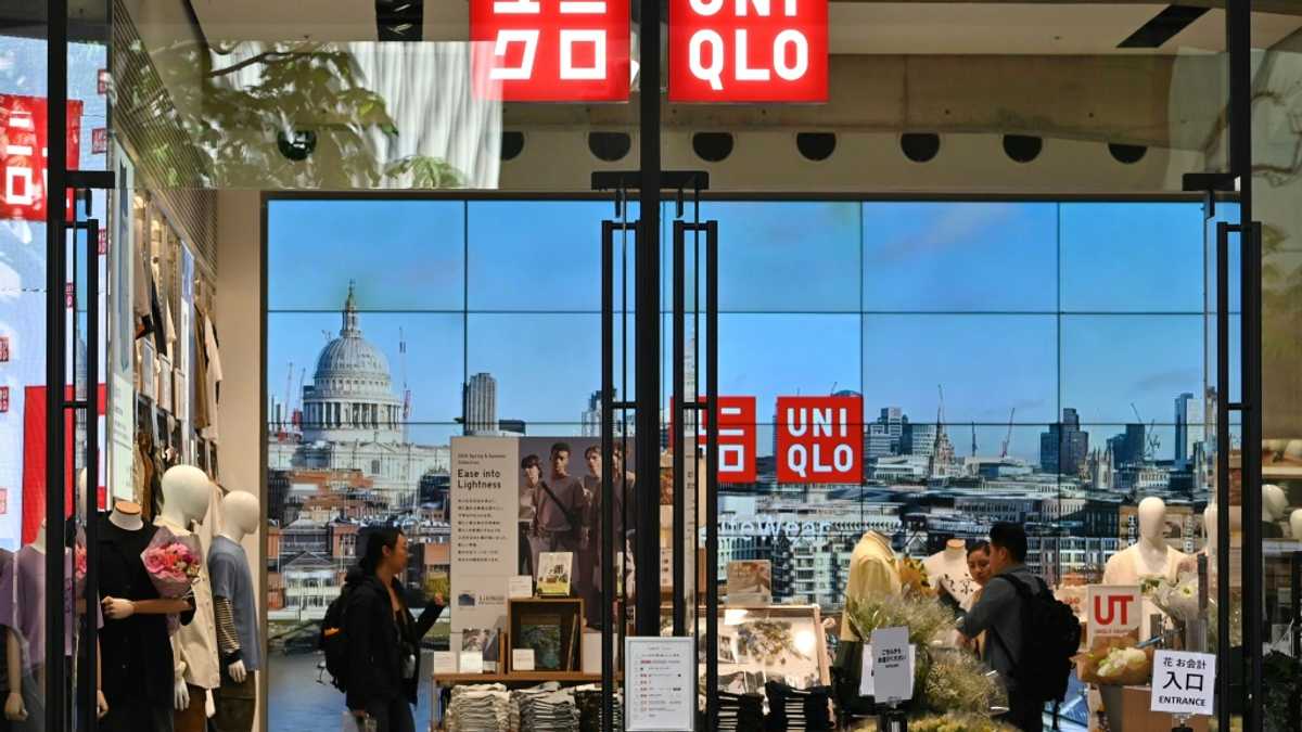 Uniqlo owner reports record annual earnings