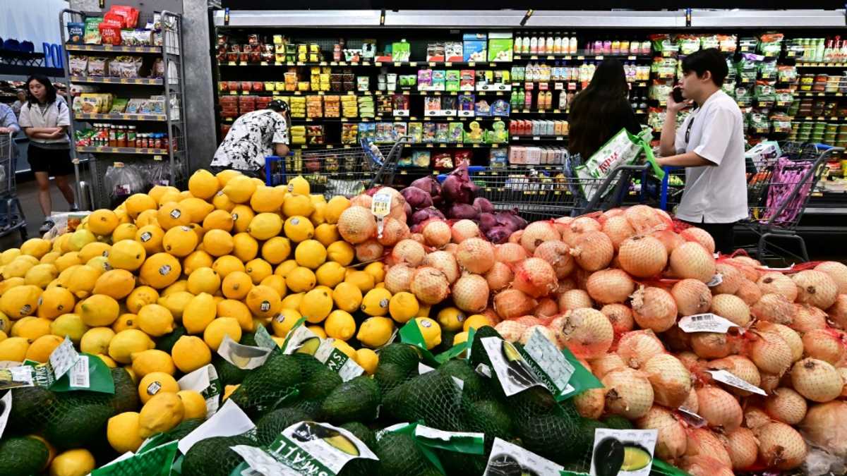 US consumer inflation eases to 2.4% in September