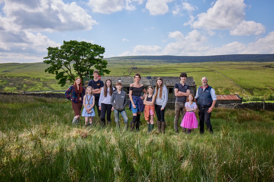 Amanda, Clive and their children have reunited for the show