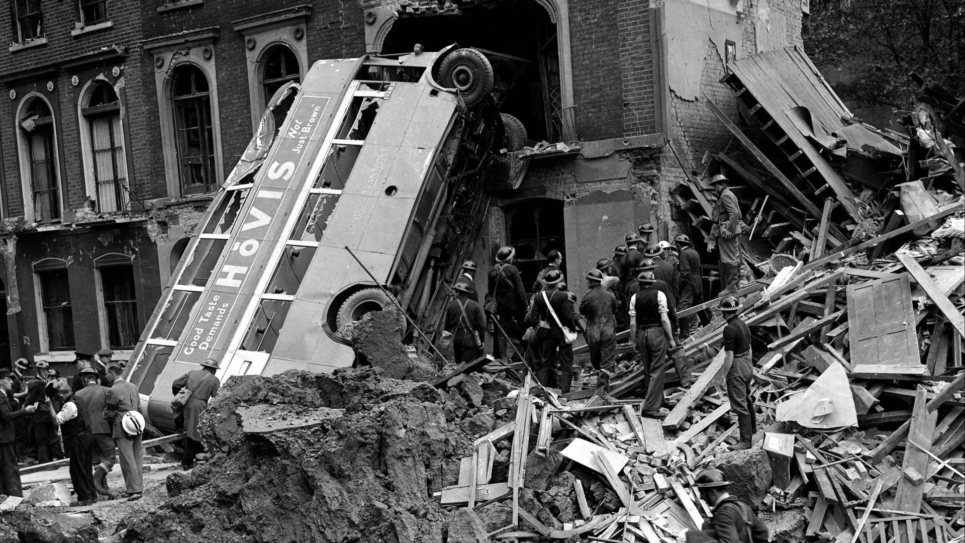 Survivors remember horror of Nazi Blitz which killed 8,000 British kids with one mum telling child 'we'll die together