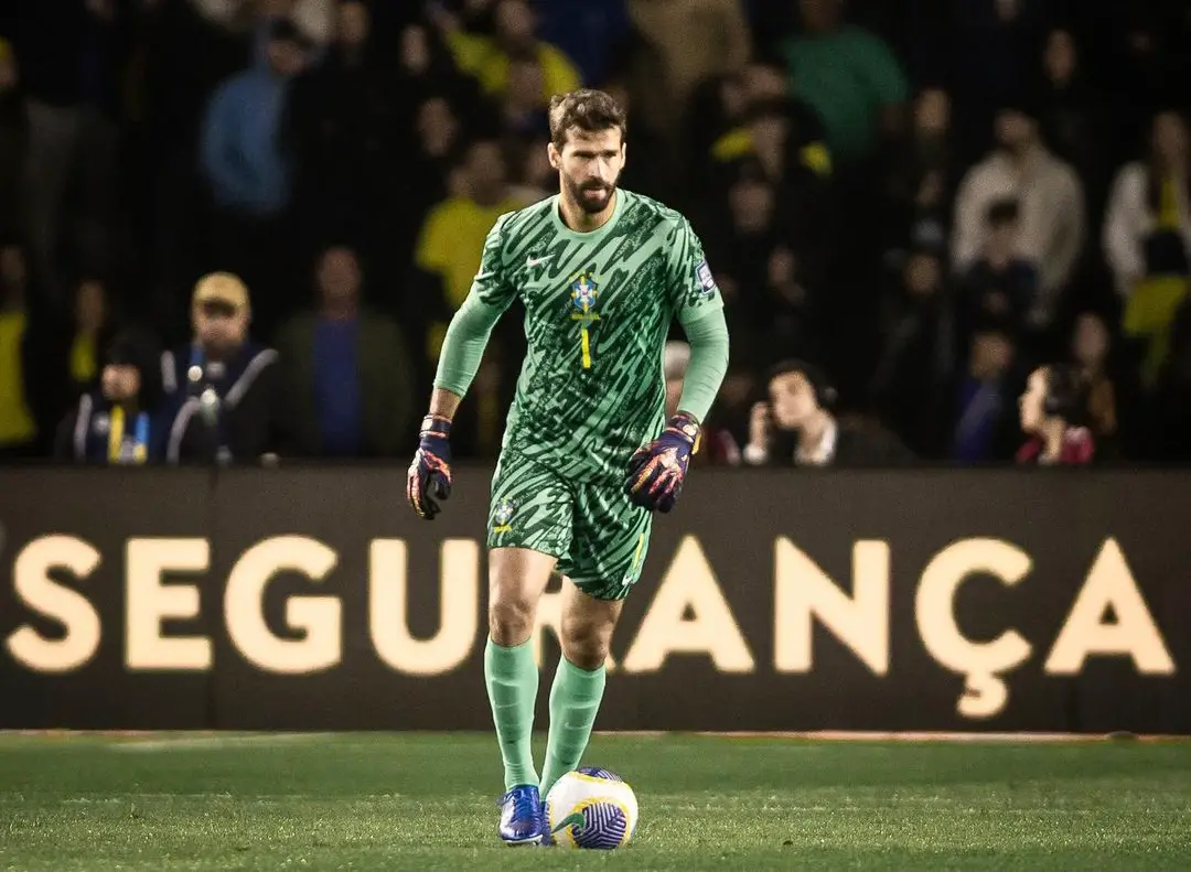 Liverpool Suffer Alisson Blow, Keeper Out For Six Weeks With Injury