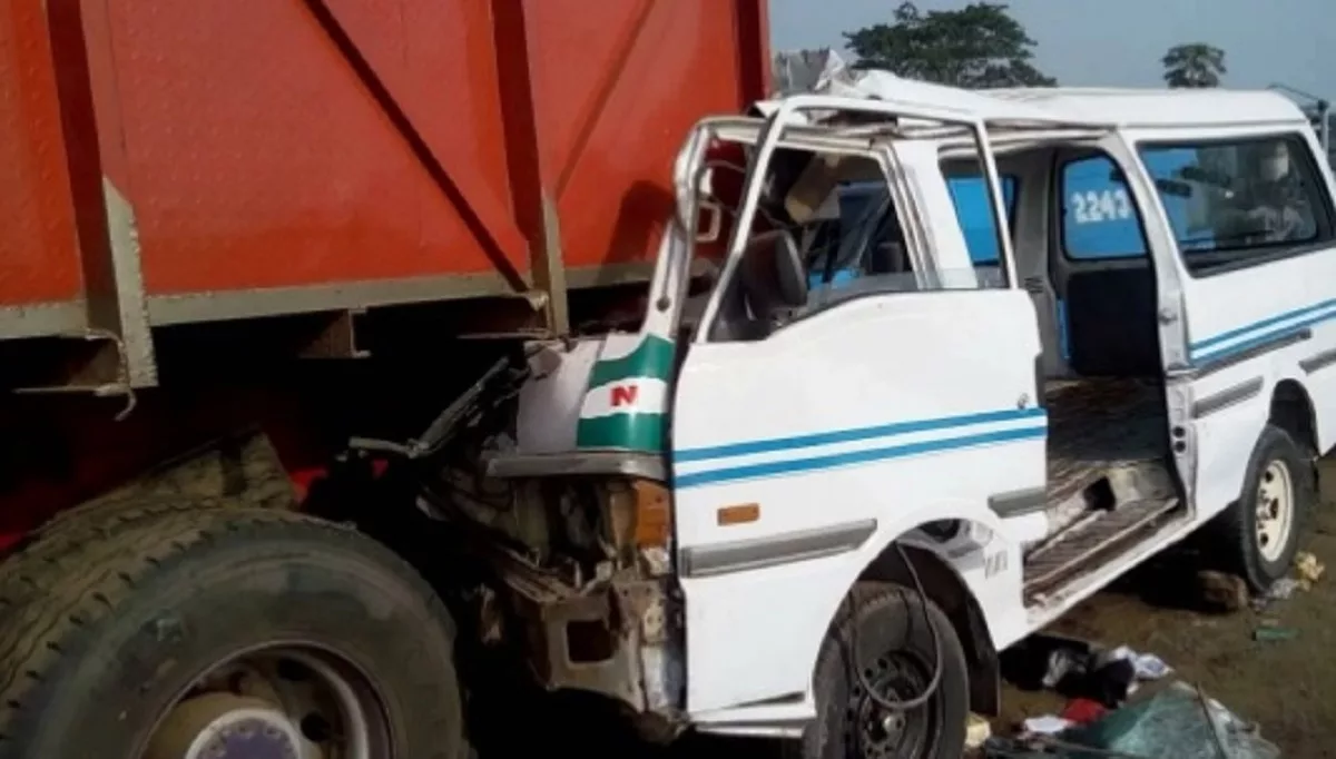 Driver Dies, Others Injured As Trucks Collide In Lagos