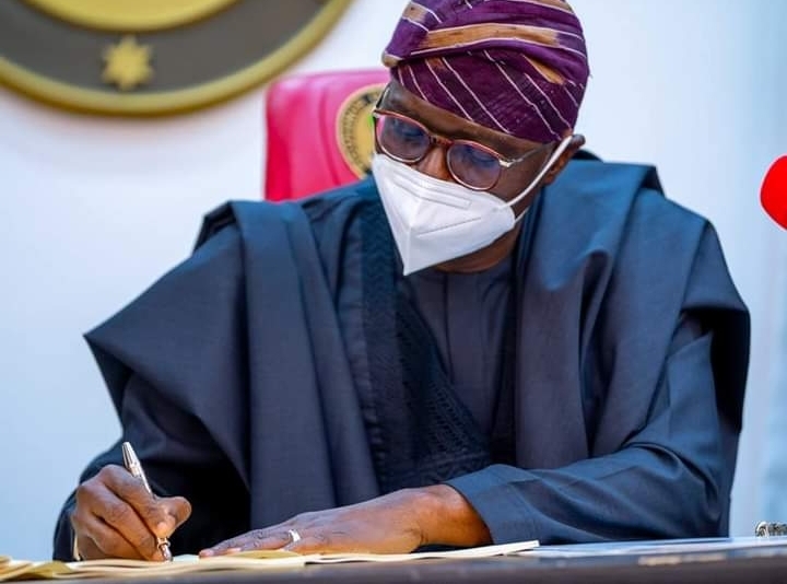 Sanwo-Olu signs Lagos 2022 budget of N1.758 trillion into law