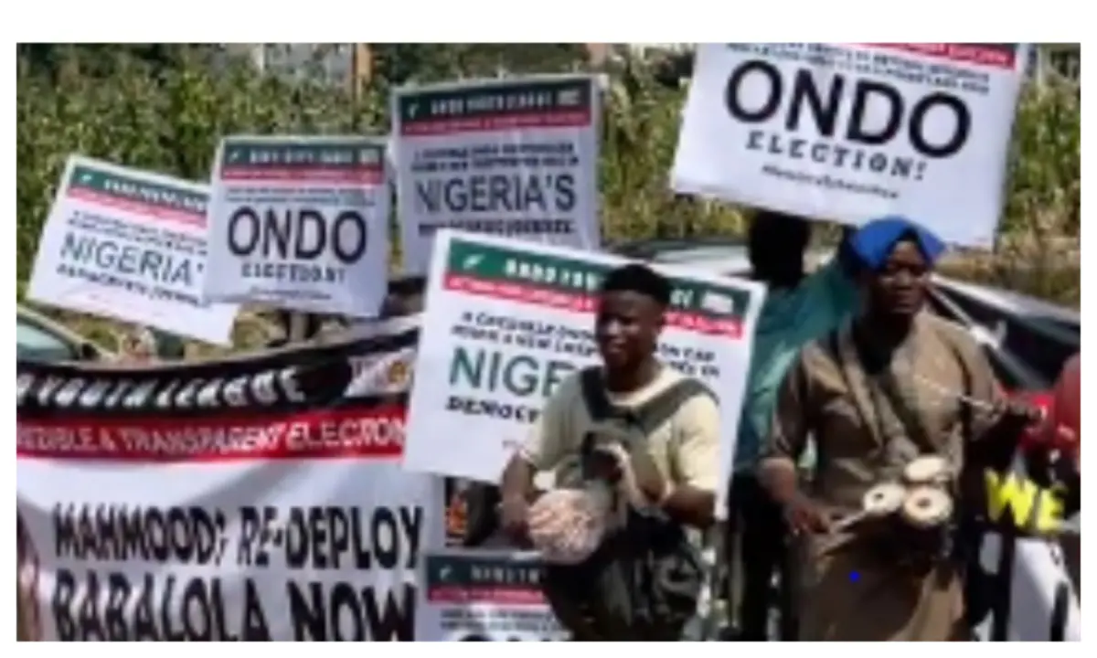 Ondo guber: Youths storm INEC headquarters over removal of REC