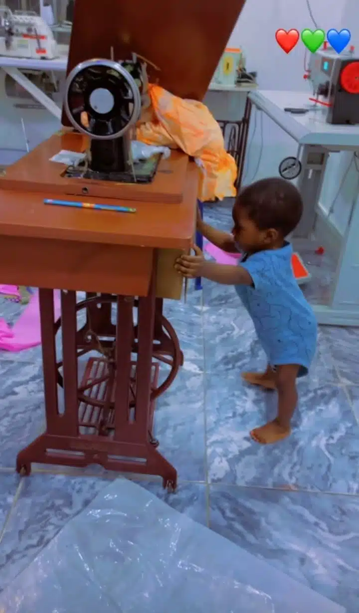 Mother shocked as she sees baby effortlessly pushing sewing machine 