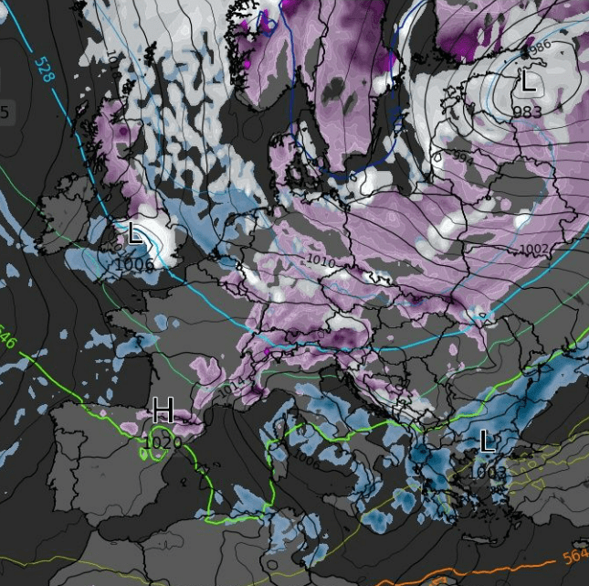 A chilly weather front from the Arctic will bring snowfall