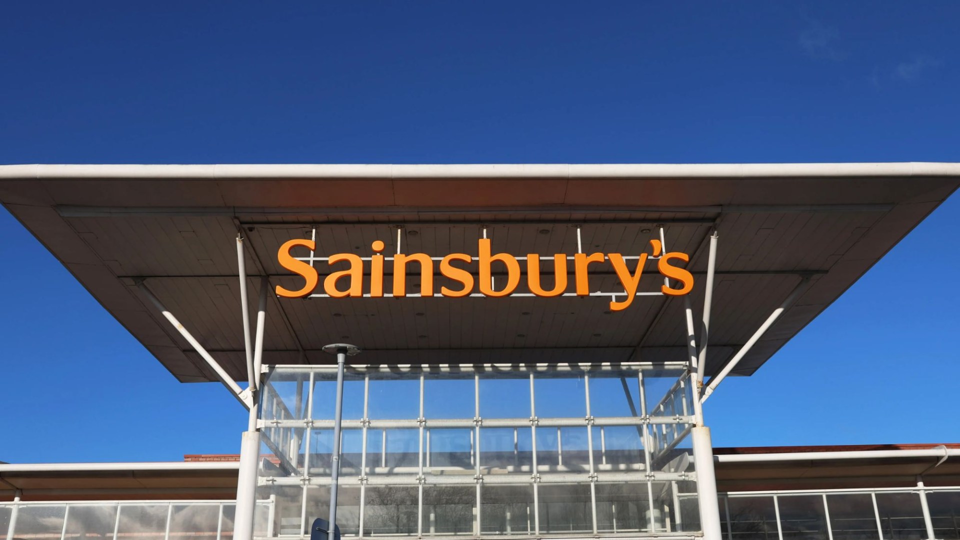 'I took 10 packs', Sainsbury's fans cheer as pack of biscuits with a twist scans for just 16p at checkouts