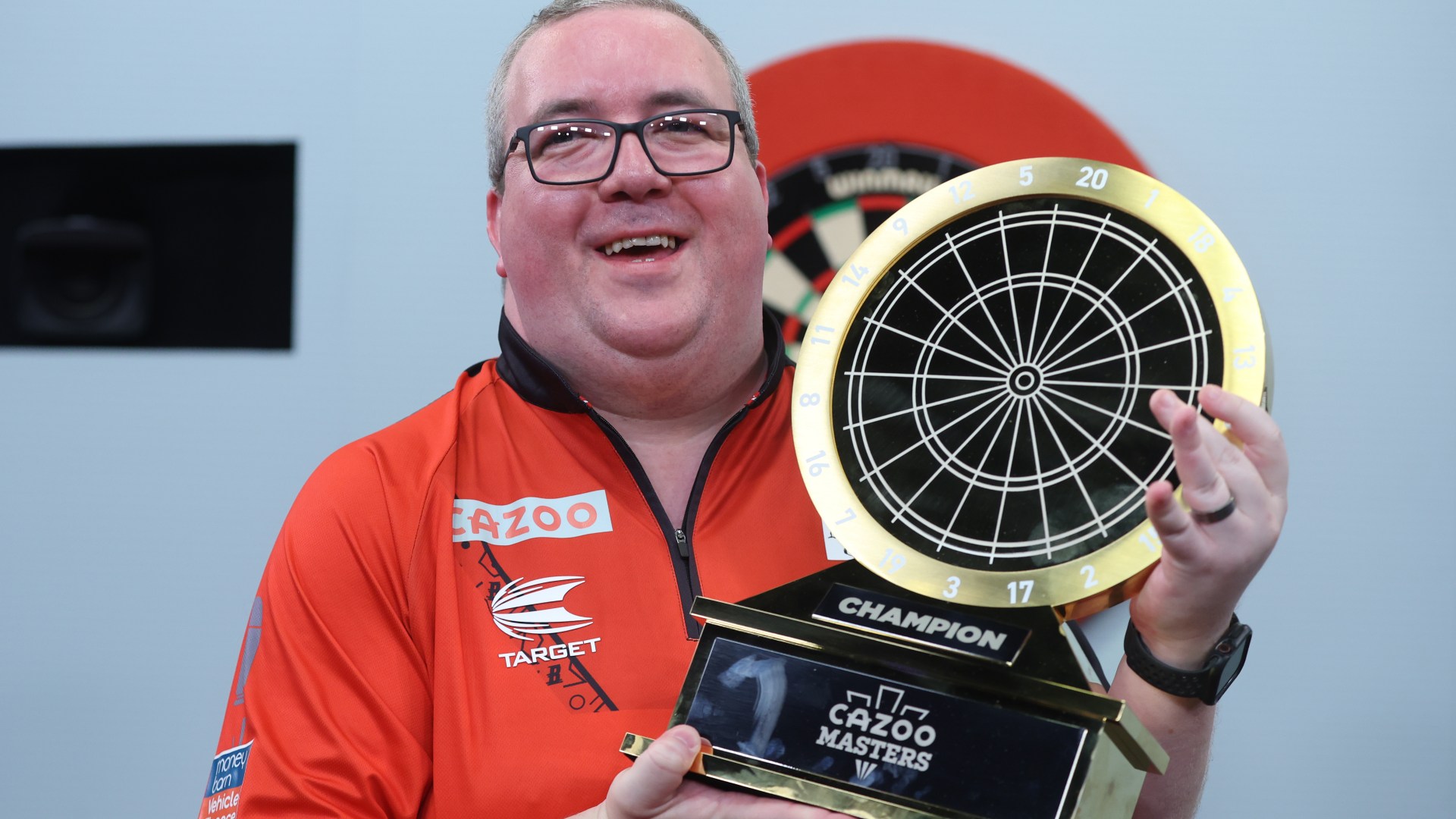 Stephen Bunting announces birth of baby boy as darts fans spot it's nearly nine months to the day since first title win