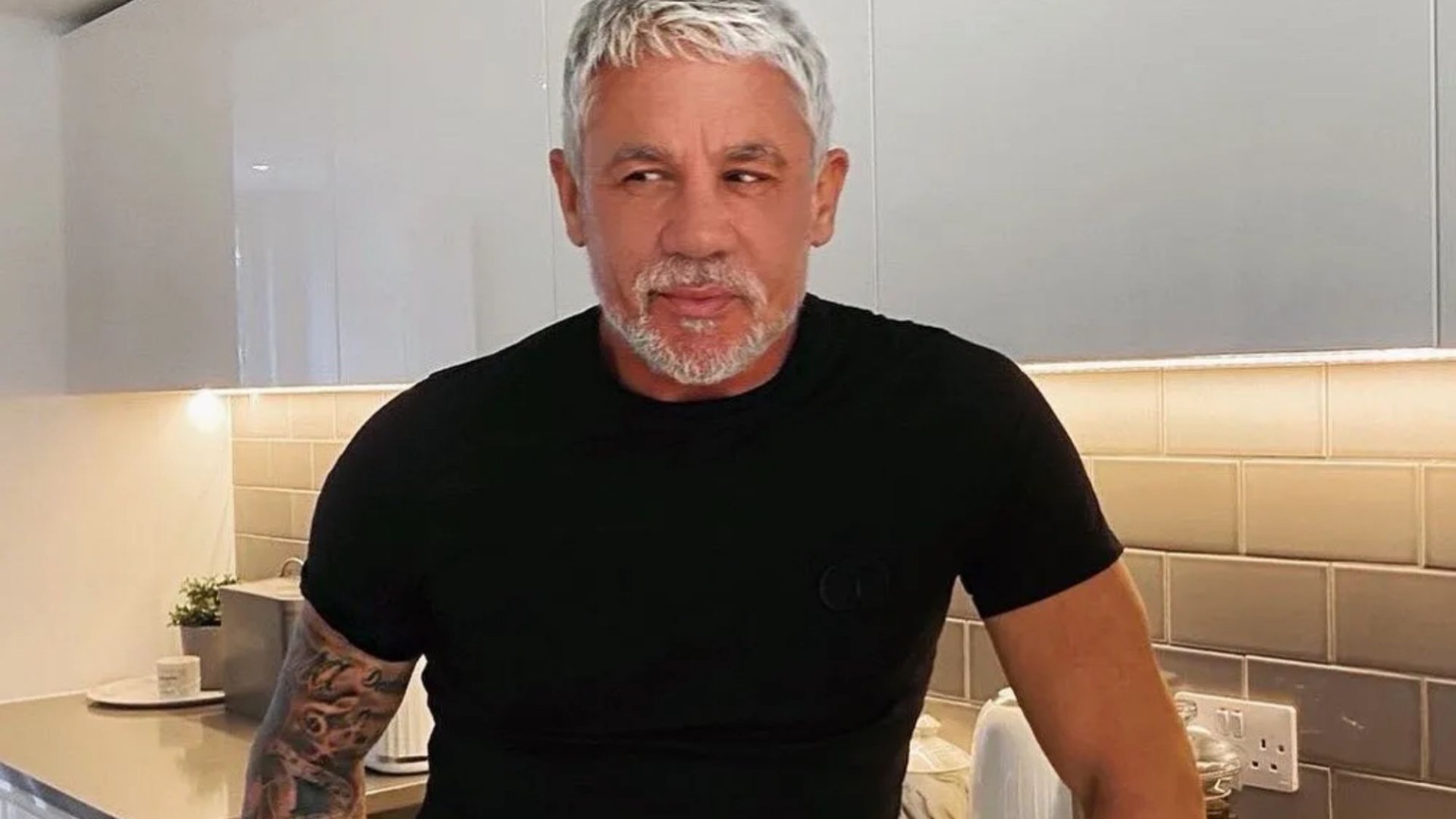 Wayne Lineker issues heartbreaking plea to brother Gary as he tries to heal bitter feud with brother