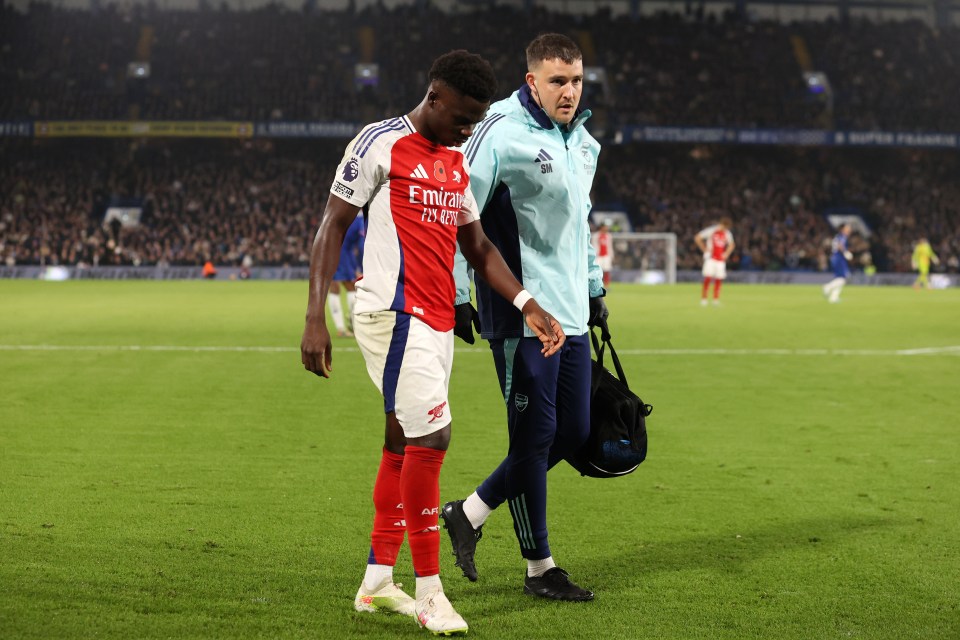 Bukayo Saka limped off at Stamford Bridge