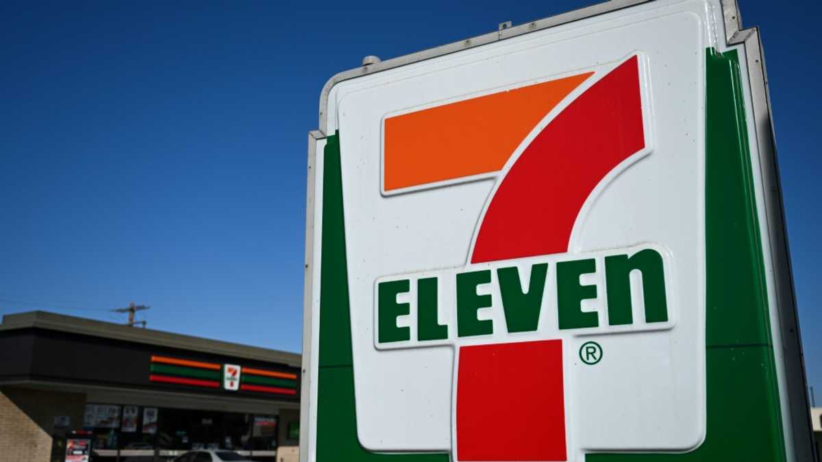 7-Eleven owner considers going private to avoid foreign buyout: reports