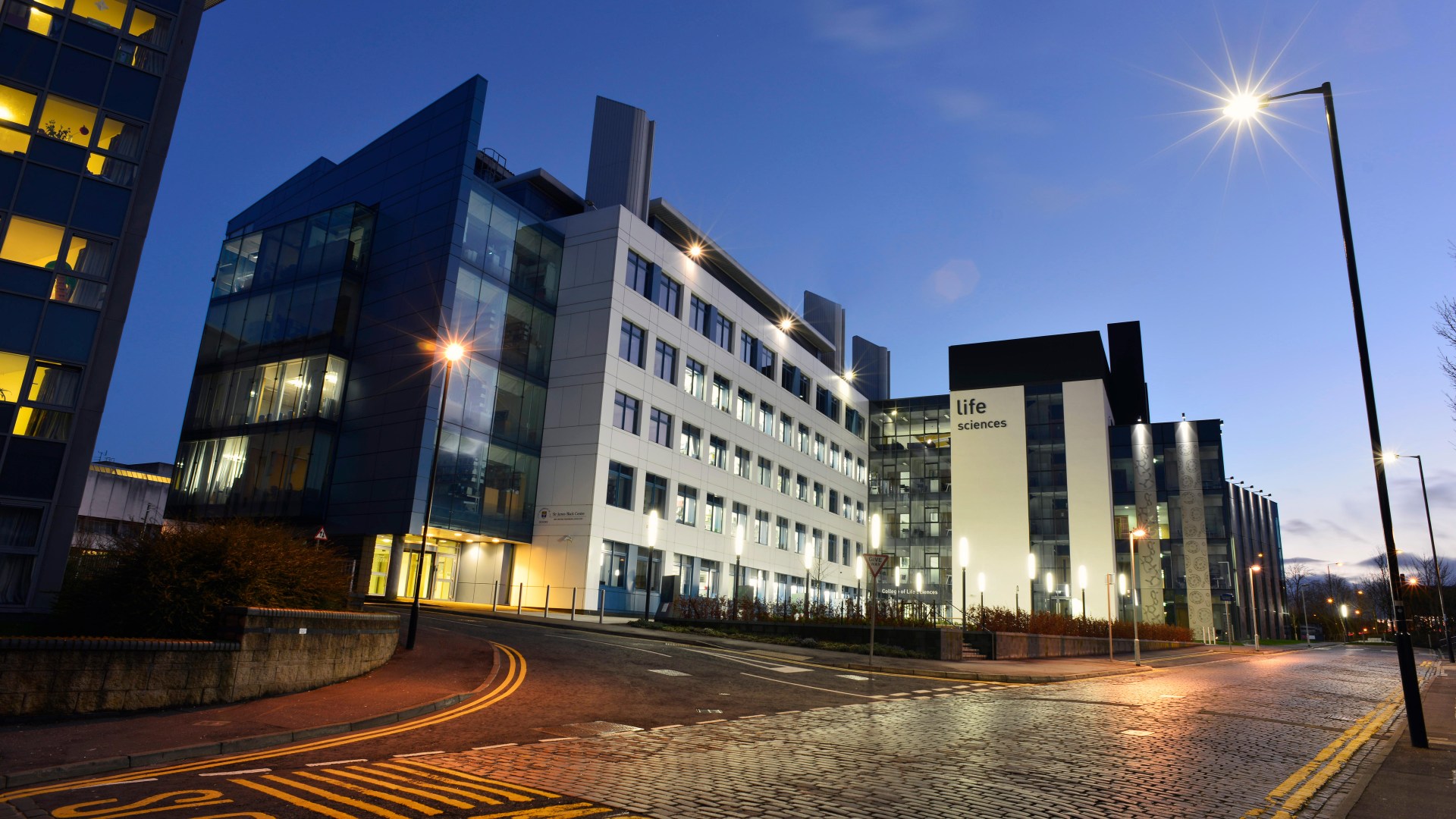 Jobs risk at major Scots uni with more than 3,000 workers