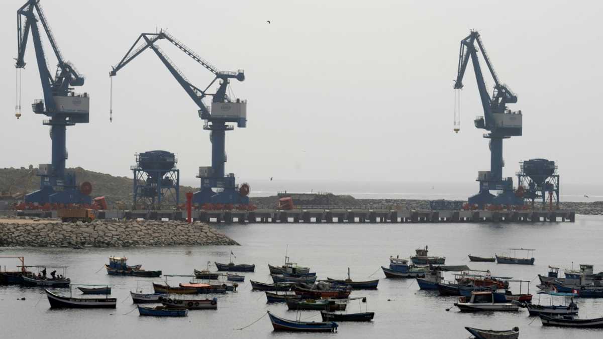 Xi inaugurates South America's first Chinese-funded port in Peru