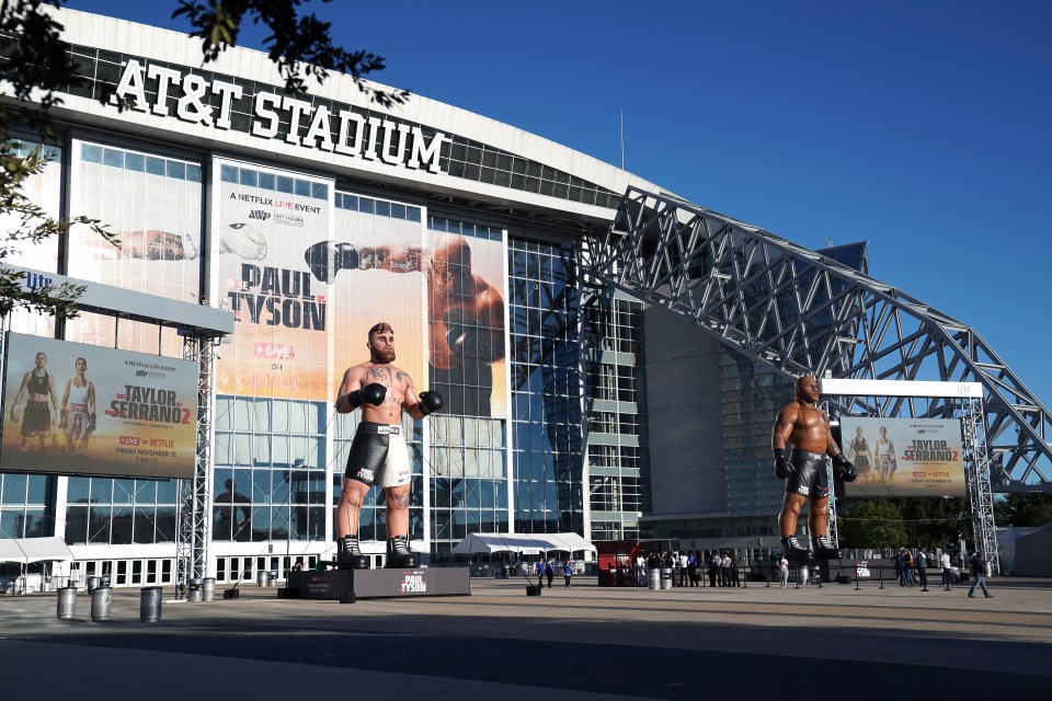 The AT&T Stadium will have 70,000 fans inside