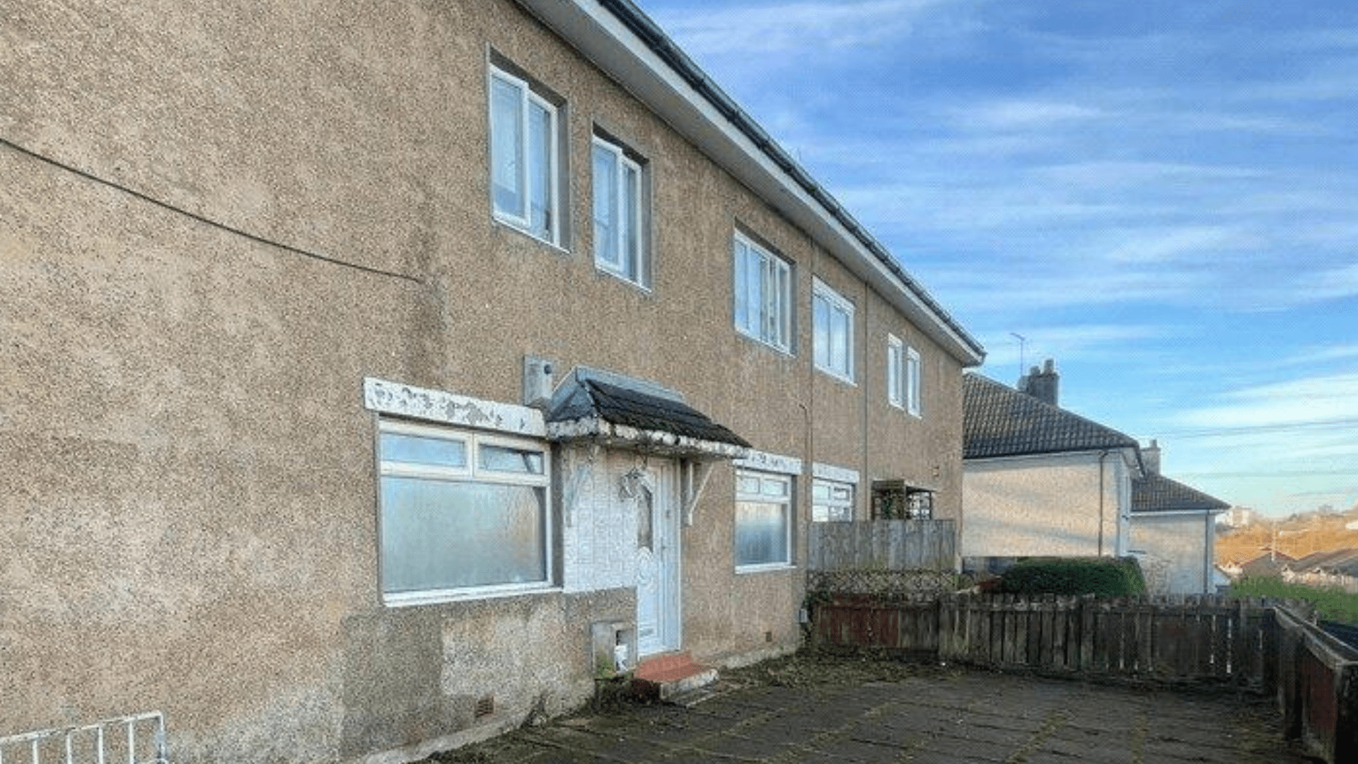 Three bedroom Glasgow flat hits the market for £41k but there's a catch