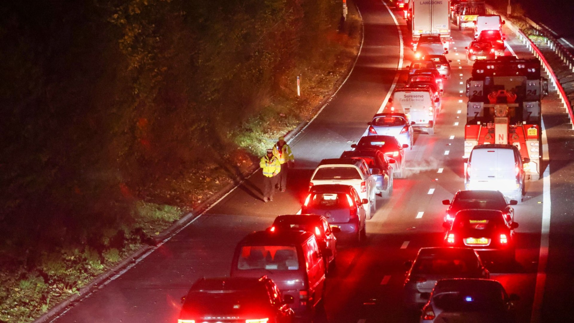 Hundreds of drivers trapped in freezing conditions on M2 after motorway is CLOSED following ‘serious’ collision – The Scottish Sun