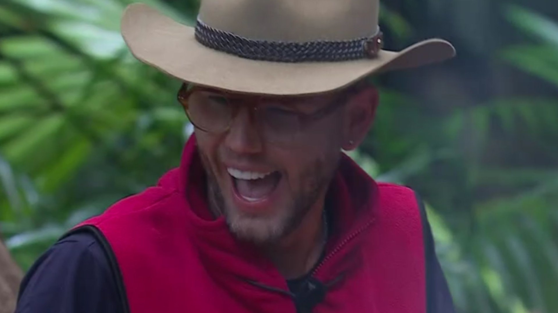 Watch as I'm A Celeb contestant Dean McCullough makes TEA for Coleen Rooney as Ant and Dec vow to punish rule breaker