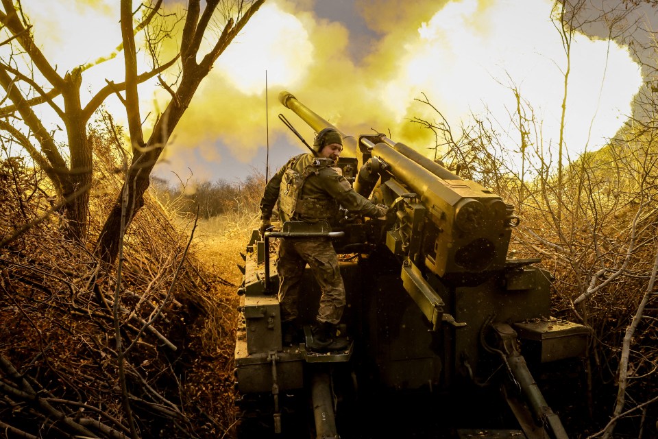 The Ukrainian Armed Forces firing a howitzer towards Russian troops in Donetsk region