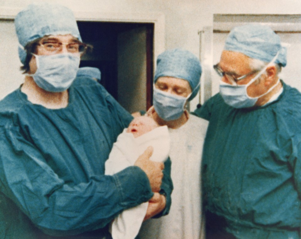 Robert Edwards, Jean Purdy and Patrick Steptoe with baby Louise