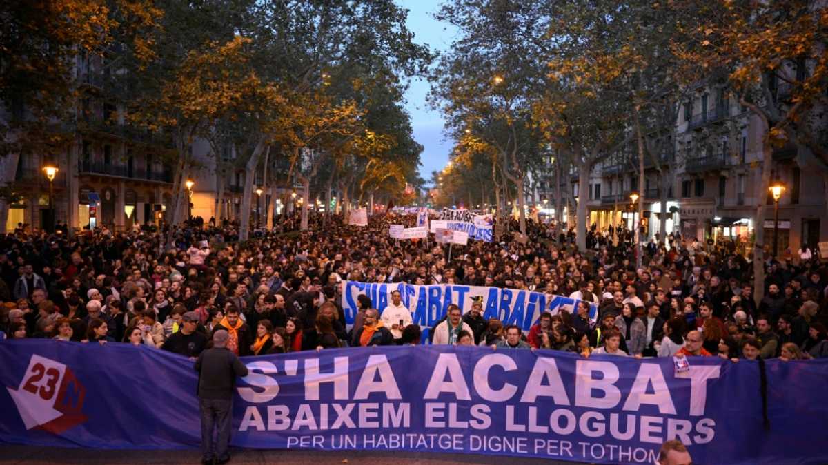 Thousands demand lower rents at Barcelona demo