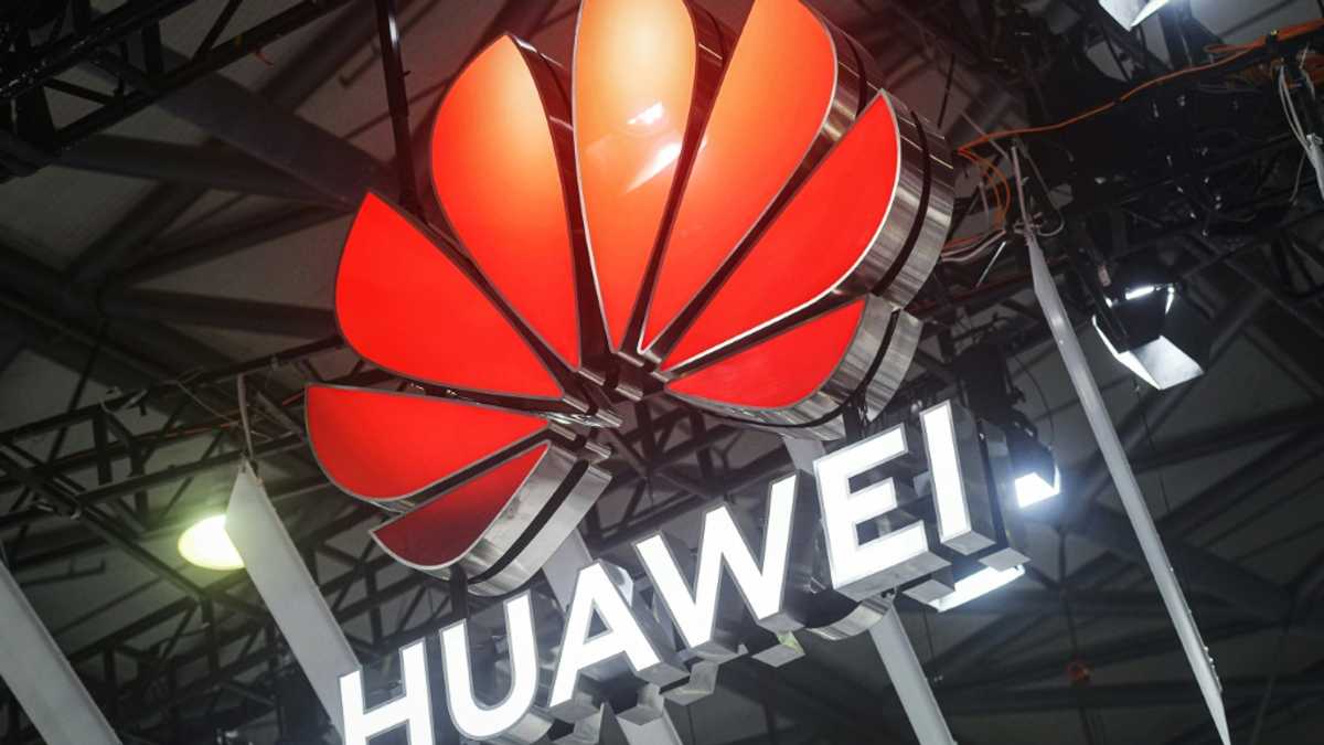 China's Huawei to launch 'milestone' smartphone with homegrown OS