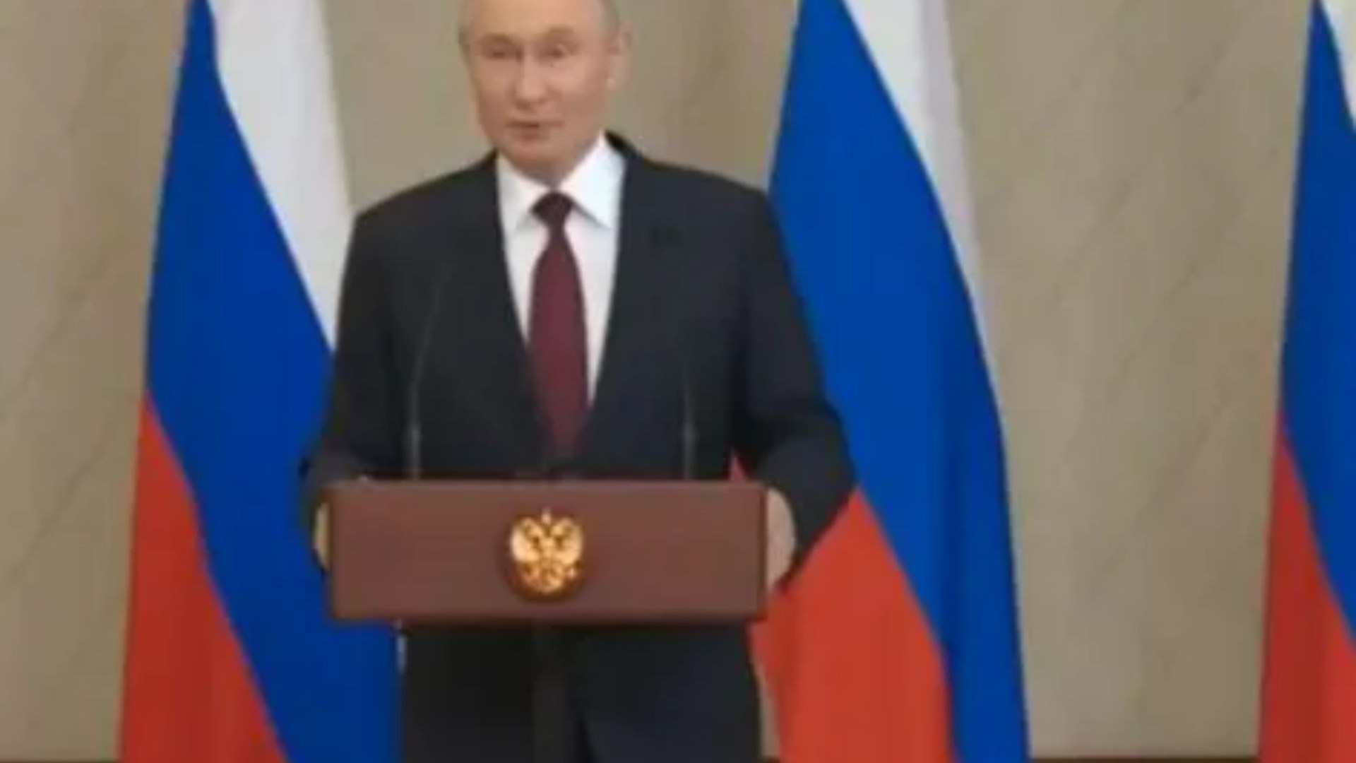 Sickly Putin’s twitching jelly legs return as he uncontrollably fidgets during mad speech reigniting health rumours – The Scottish Sun