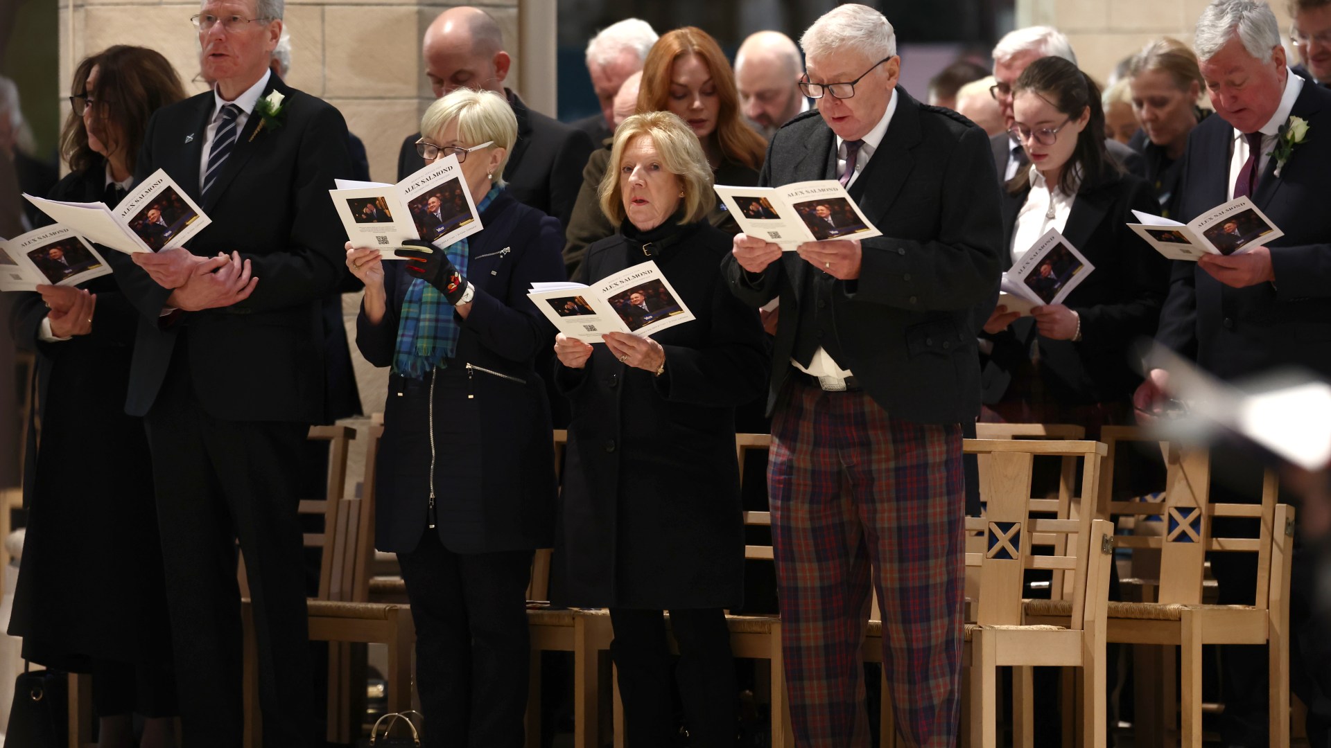 Hundreds turn out for Alex Salmond's memorial including Gordon Brown, John Swinney and the Proclaimers