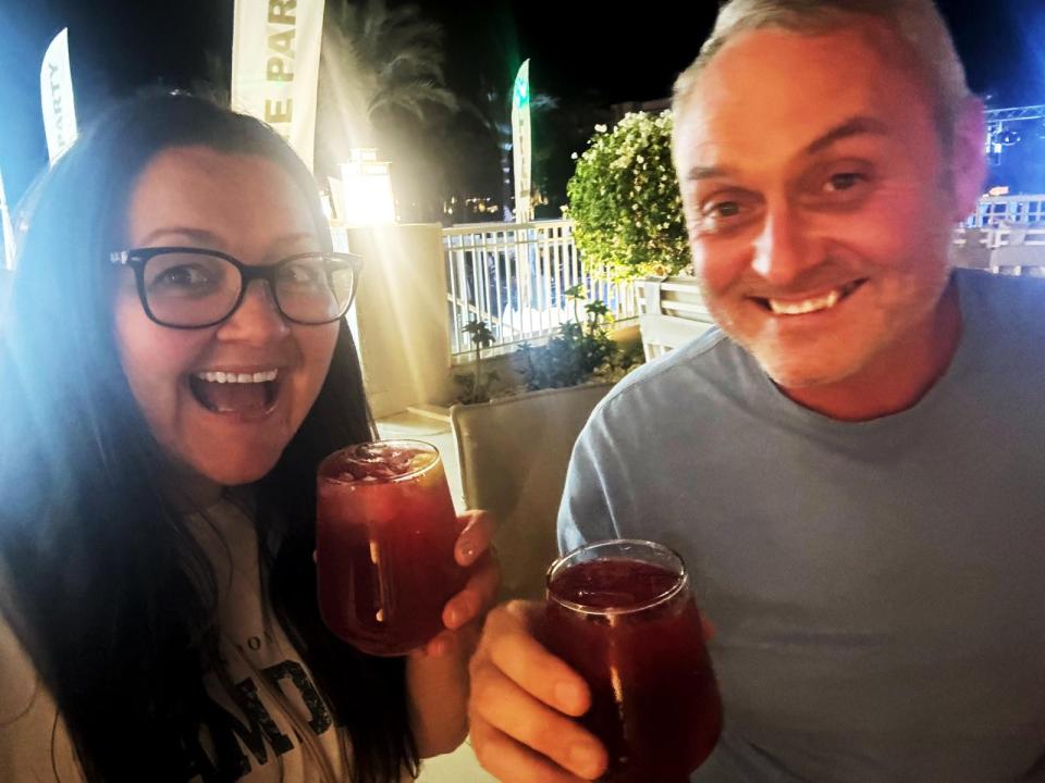 Lisa and John enjoying a 'Red Sea G&T' at the Jaz Aquaviva cocktail bar