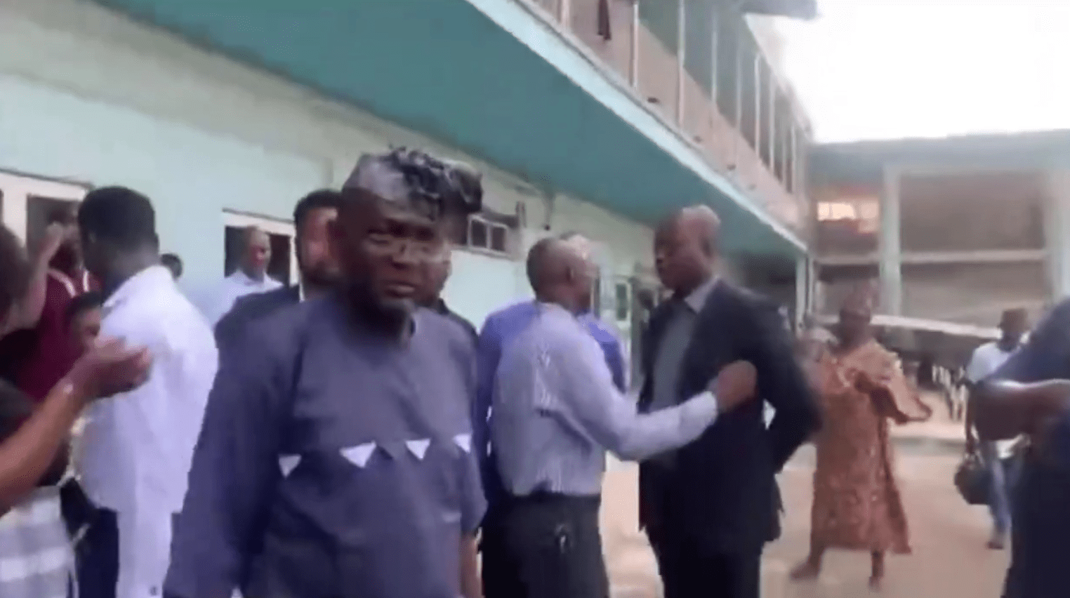 Angry patients at UCH Ibadan stage protest after 17 days electricity outrage (video)