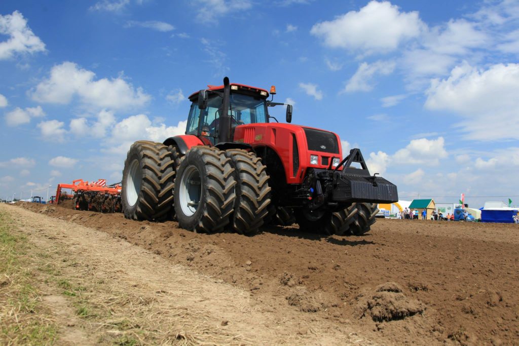 One Year After Signing MoU, FG Still Awaits Delivery Of 2,000 Tractors