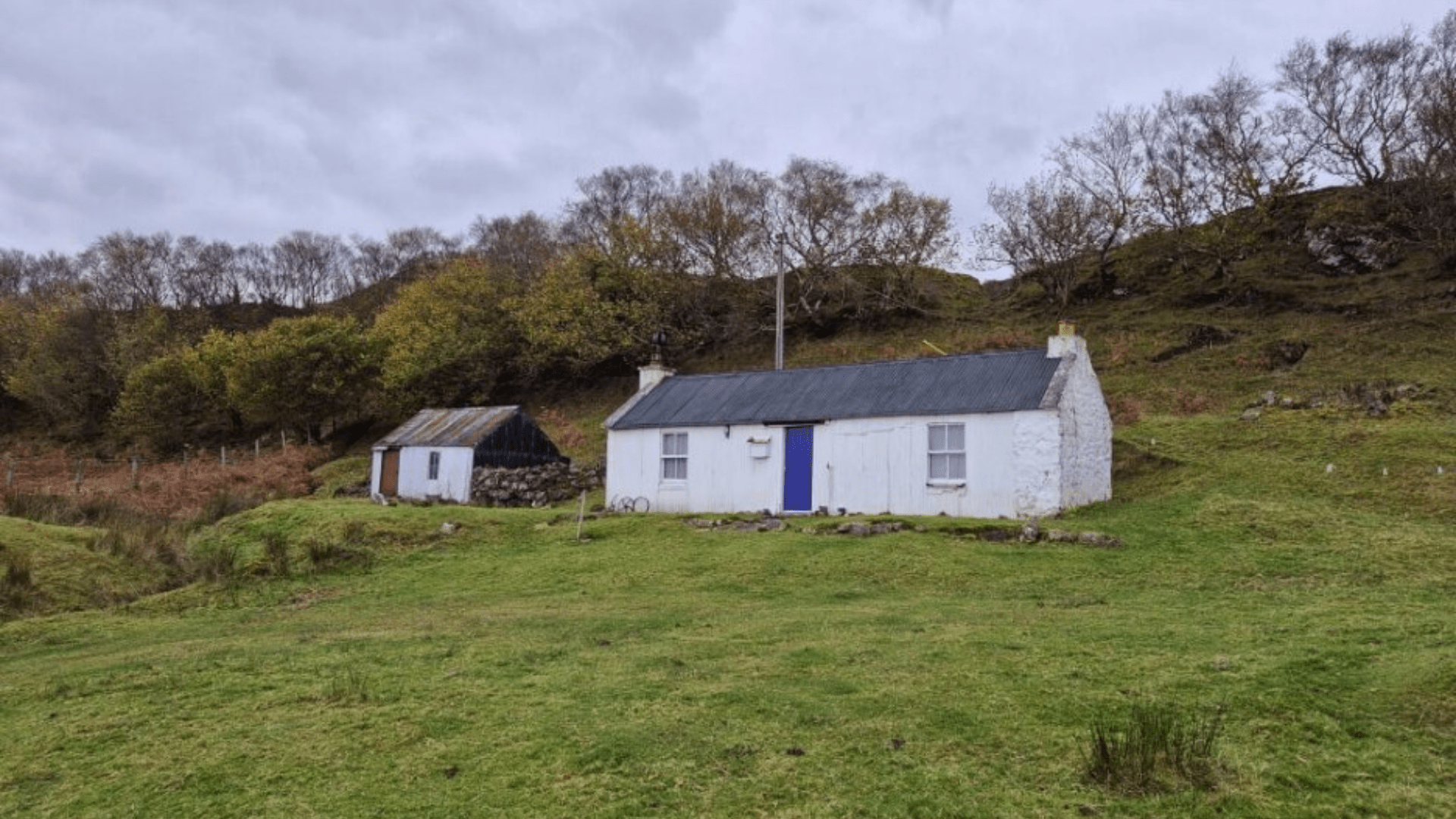 Stunning home with panoramic views on iconic Scots island on sale for just £135k - but there's a catch