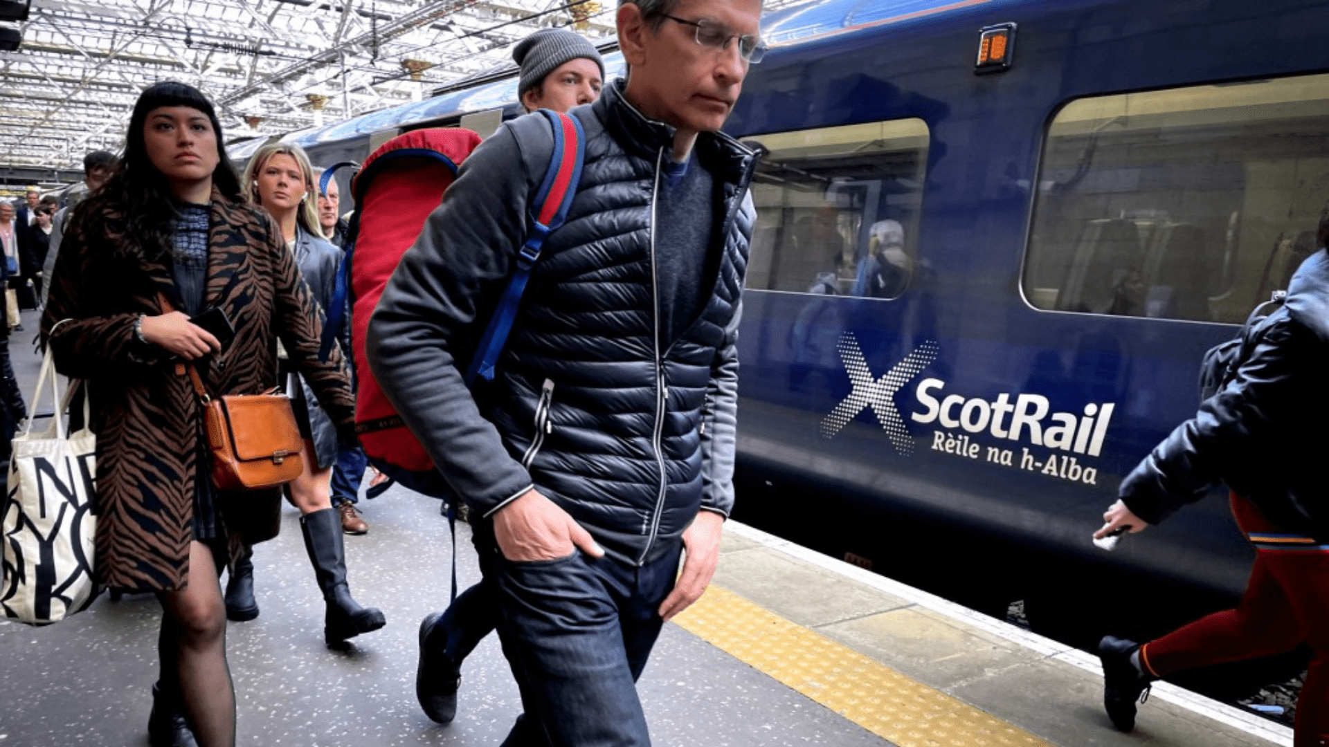 Travellers warned of major disruption for Glasgow train services