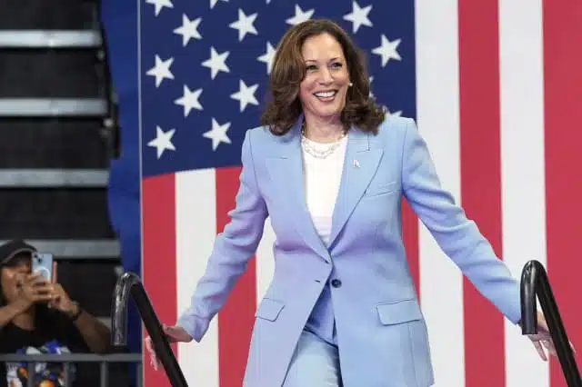 Trump, Harris battle to get votes on eve of U.S. election