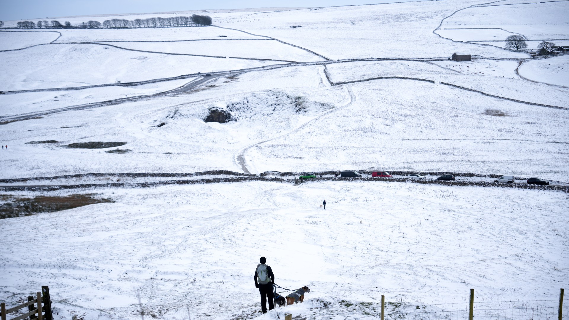 UK weather: Met Office warns of more snow to fall today - as yellow alert for fierce winds is issued