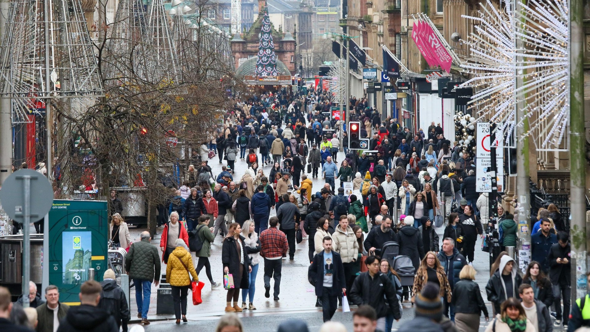 Popular fashion chain to close Scots store as it vanishes from the high street