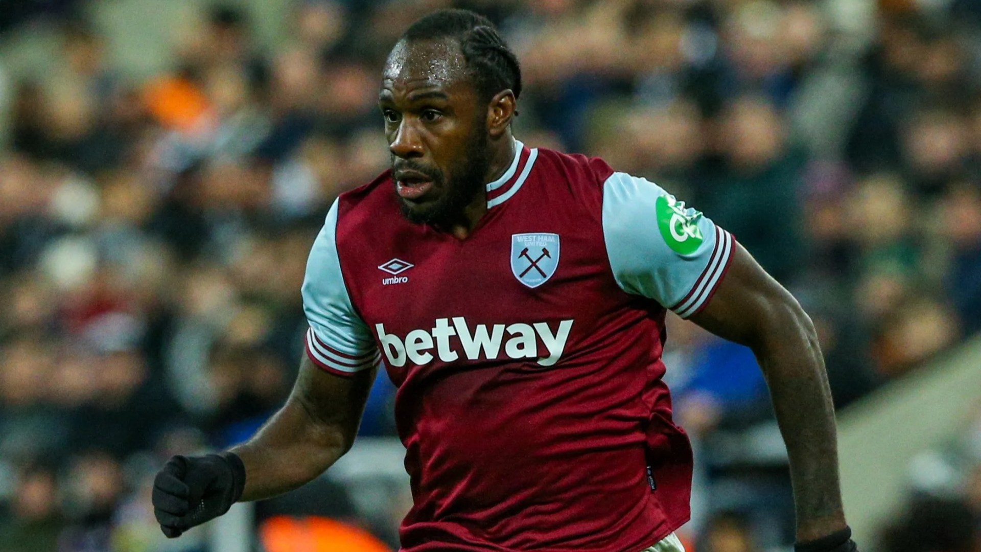 West Ham star Michail Antonio involved in horror car crash as club issues statement sending 'thoughts and prayers'