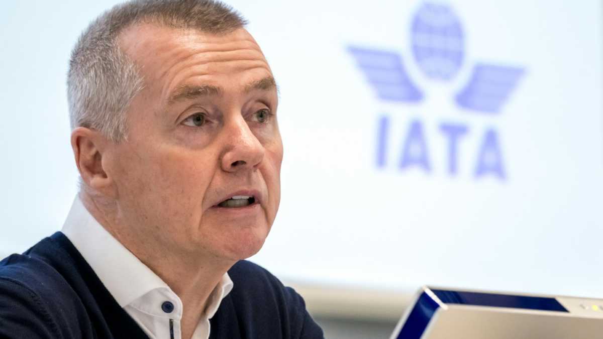 Airlines chief says jet manufacturers need to deliver