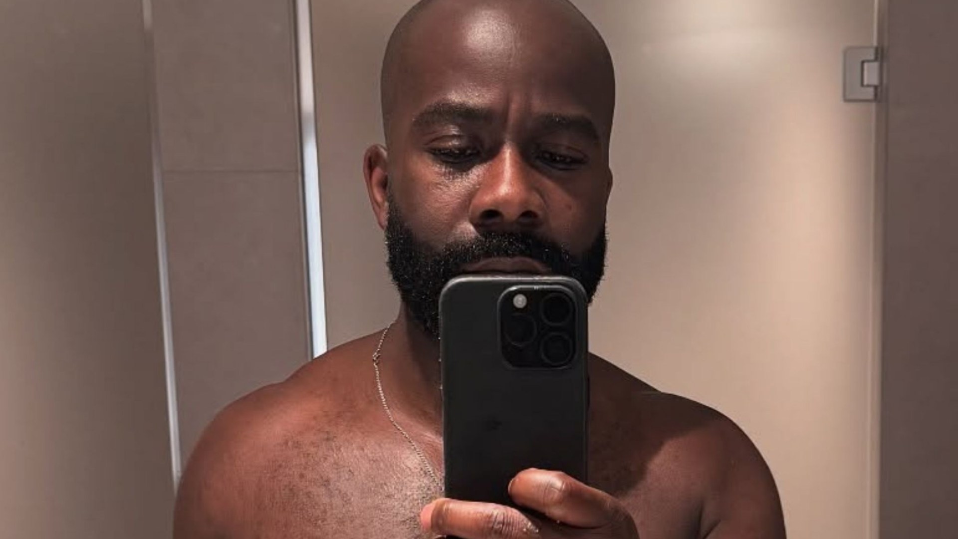 I'm A Celebrity's Melvin Odoom reveals dramatic weight loss with topless selfie after returning home