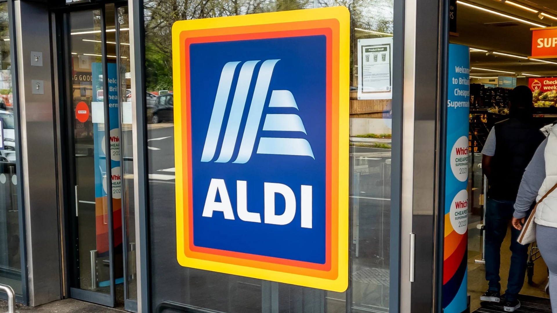 Shoppers go wild at Aldi's new 'gorgeous' perfume dupe - it lasts 'all day' & is £235 cheaper than Victoria Beckham buy