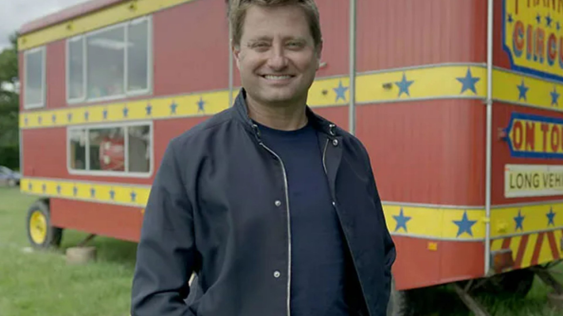 George Clarke robbed at knifepoint in the street as he says 'I could have been stabbed'