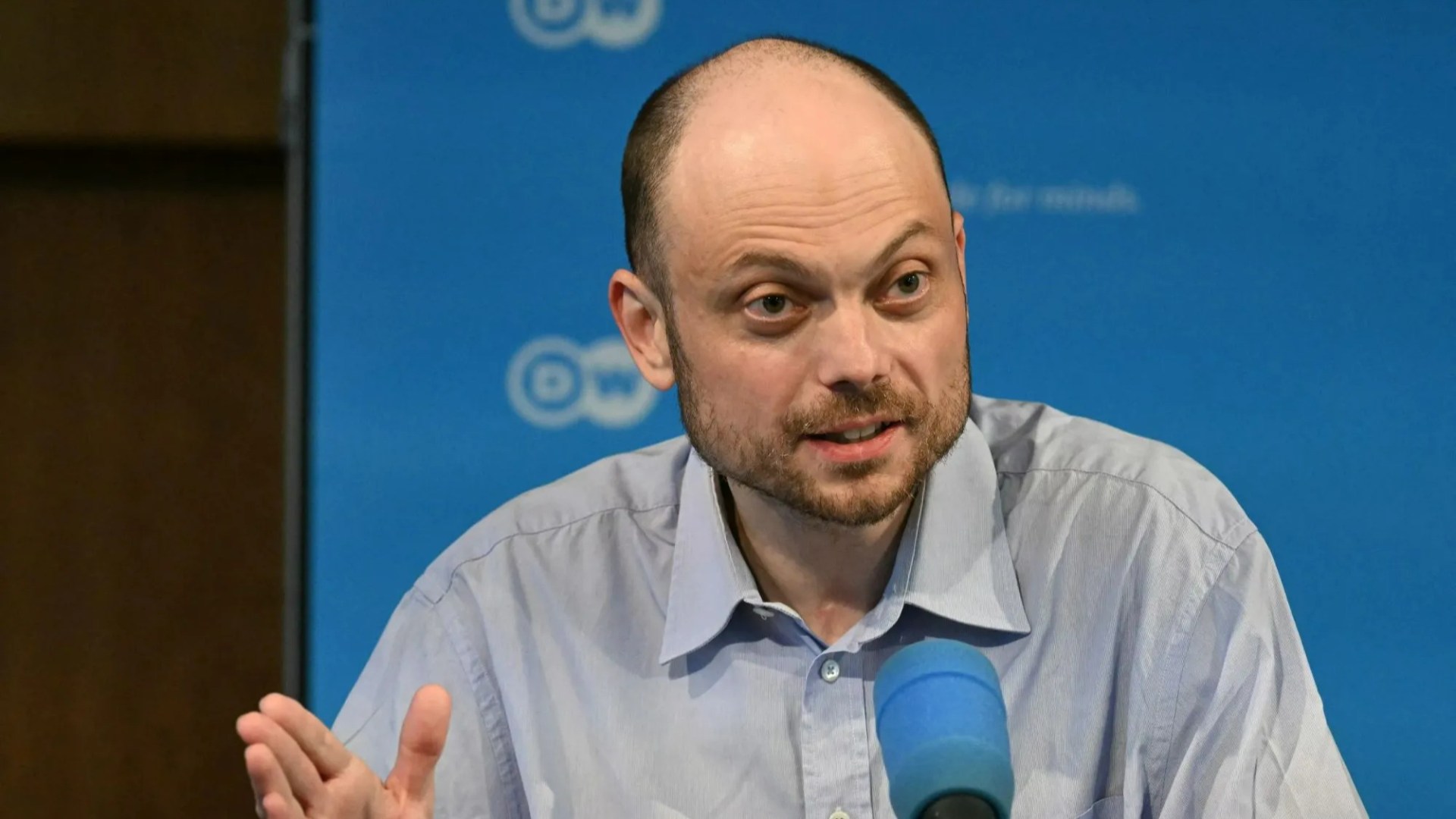 Brit Vladimir Kara-Murza's mum in hospital with mystery illness after son released from Putin's jail in prisoner swap