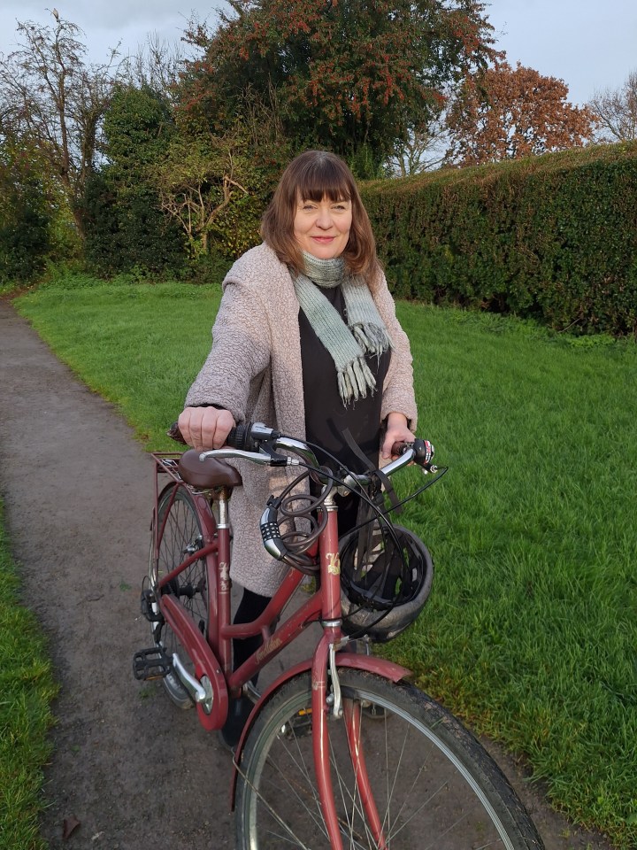 This year Harriet is planning a bike ride in the countryside on December 25