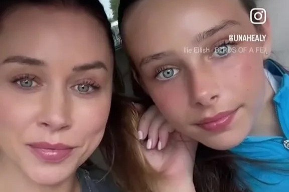 Una Healy leaves fans stunned with snap alongside 'mini me' daughter Aoife & people reckon they could be sisters