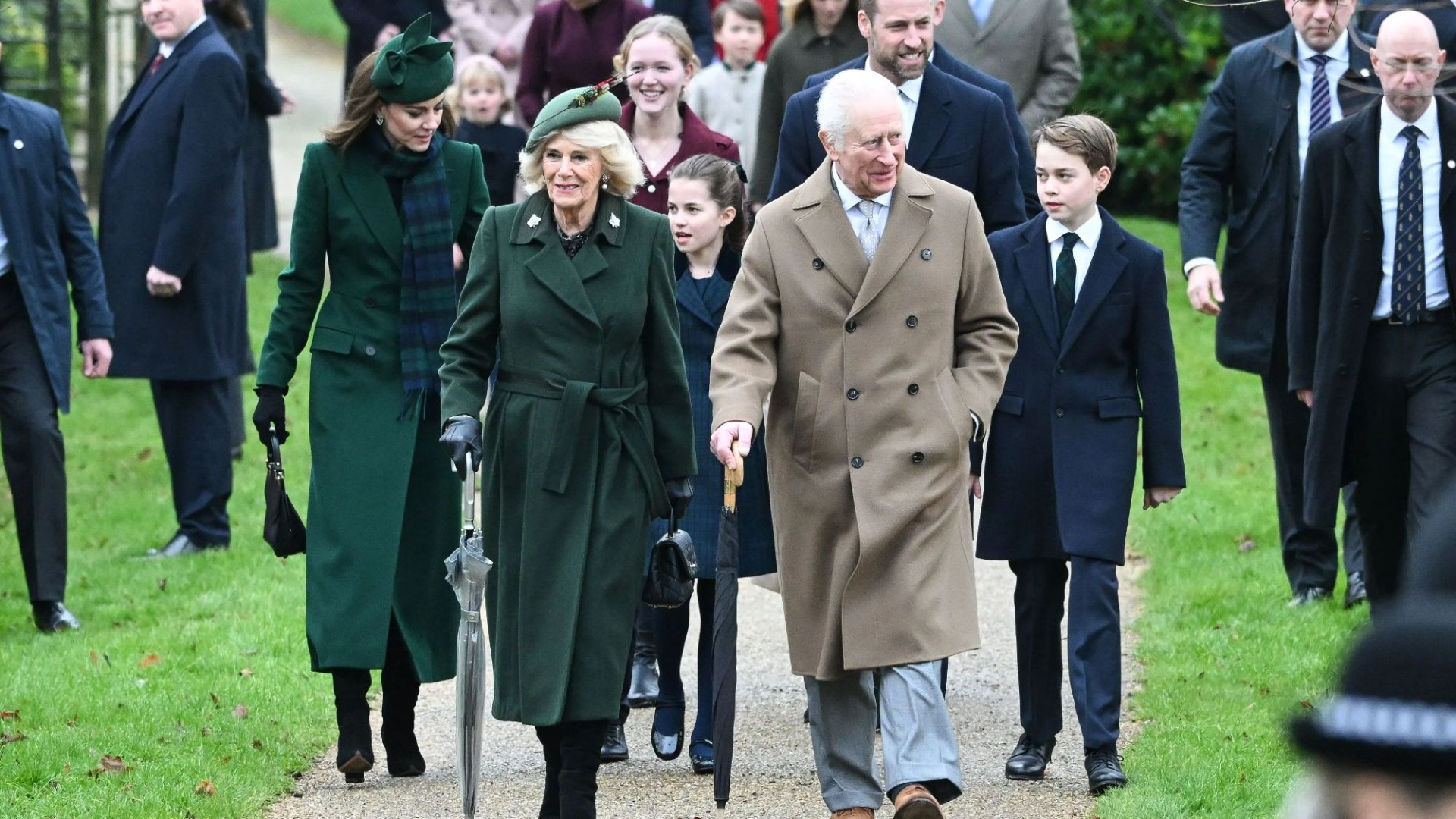 King Charles, Queen Camilla, Prince William & Princess Kate arrive at church for Christmas Day service – The Scottish Sun