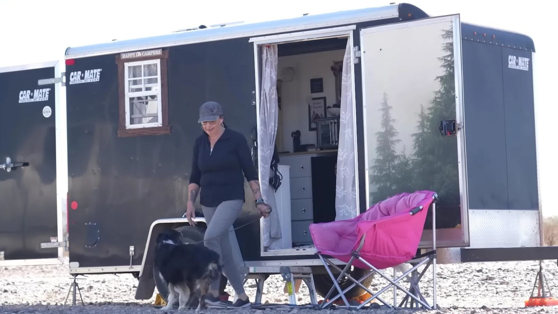 I turned a trailer into a tiny home on wheels for just £5.5k & decked it out using stuff I found on the side of the road